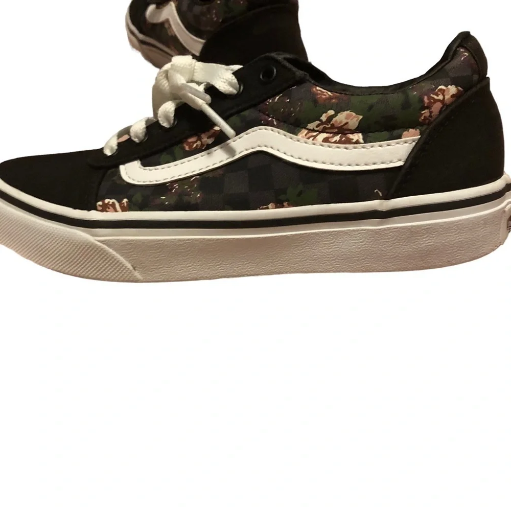 Vans Off the Wall Ward Old Skool Flowers and Checks. Size 3 Missy‎ Youth.